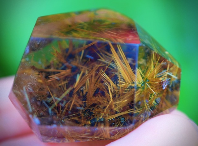 黄金原石★タイタンルチルインクォーツ原石s1032