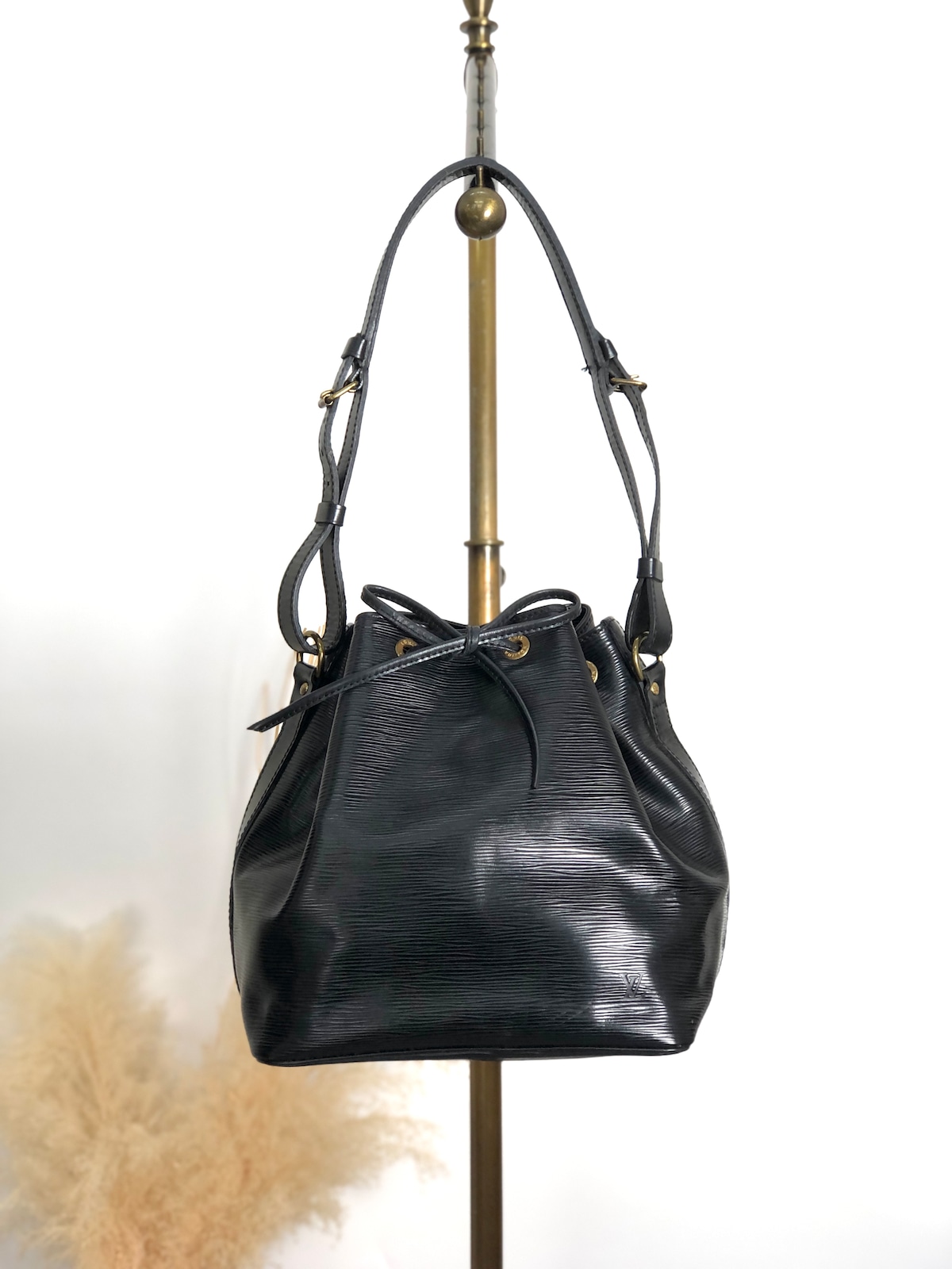 LOUIS VUITTON ルイヴィトン エピ ショルダーバッグ ブラック レザー 
