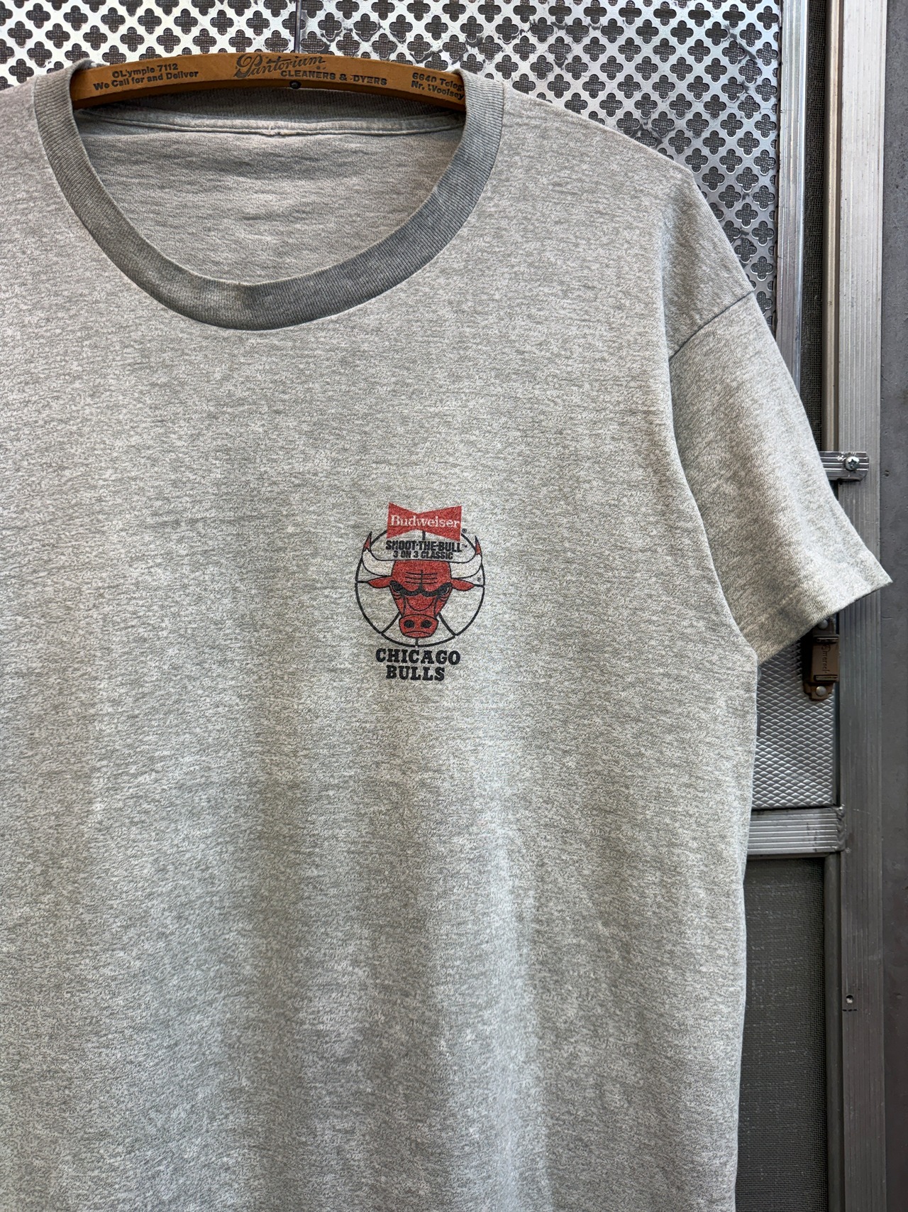90s BULLS × Budweiser Shoot the Bull 3 on 3 Classic / Single stitch・画像2