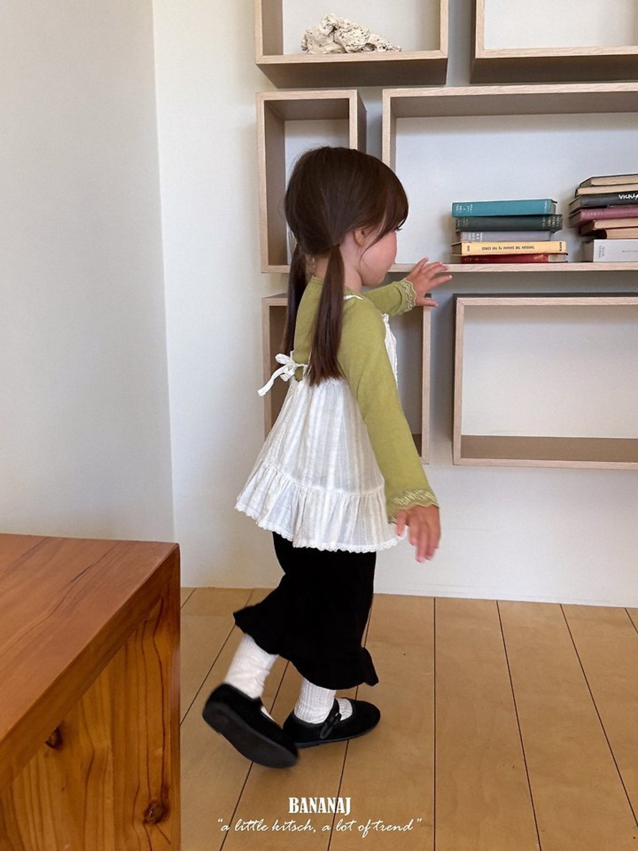韓国子供服 / BANANA J / 26Autumn / ポンフリルパンツ / 秋服 / キッズ *XS~JS*