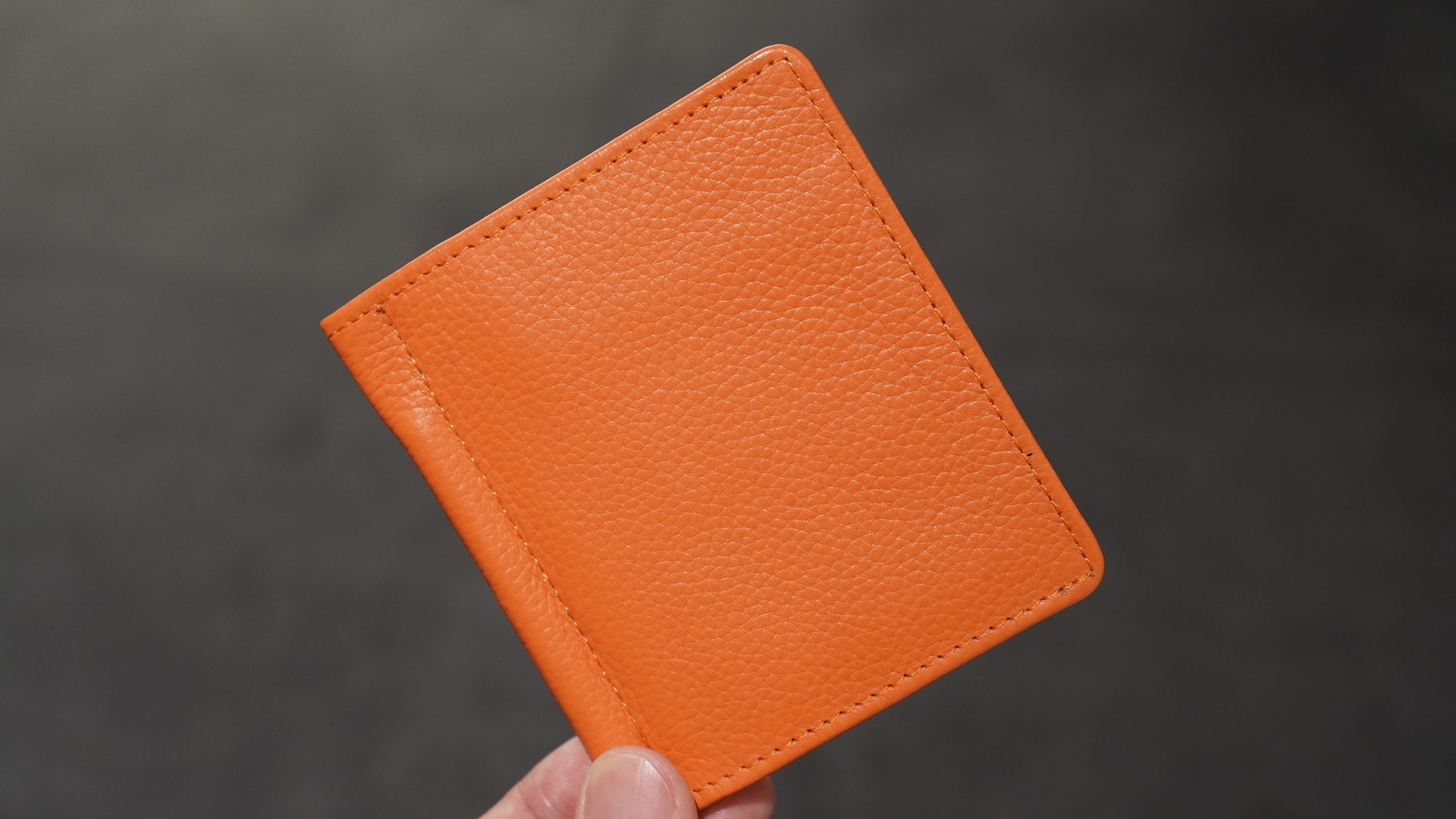 希少色✨ボッテガヴェネタ　マネークリップ　イントレチャート　オレンジ　レザー マネークリップ」橙色 希少色✨ボッテガヴェネタ マネークリップ