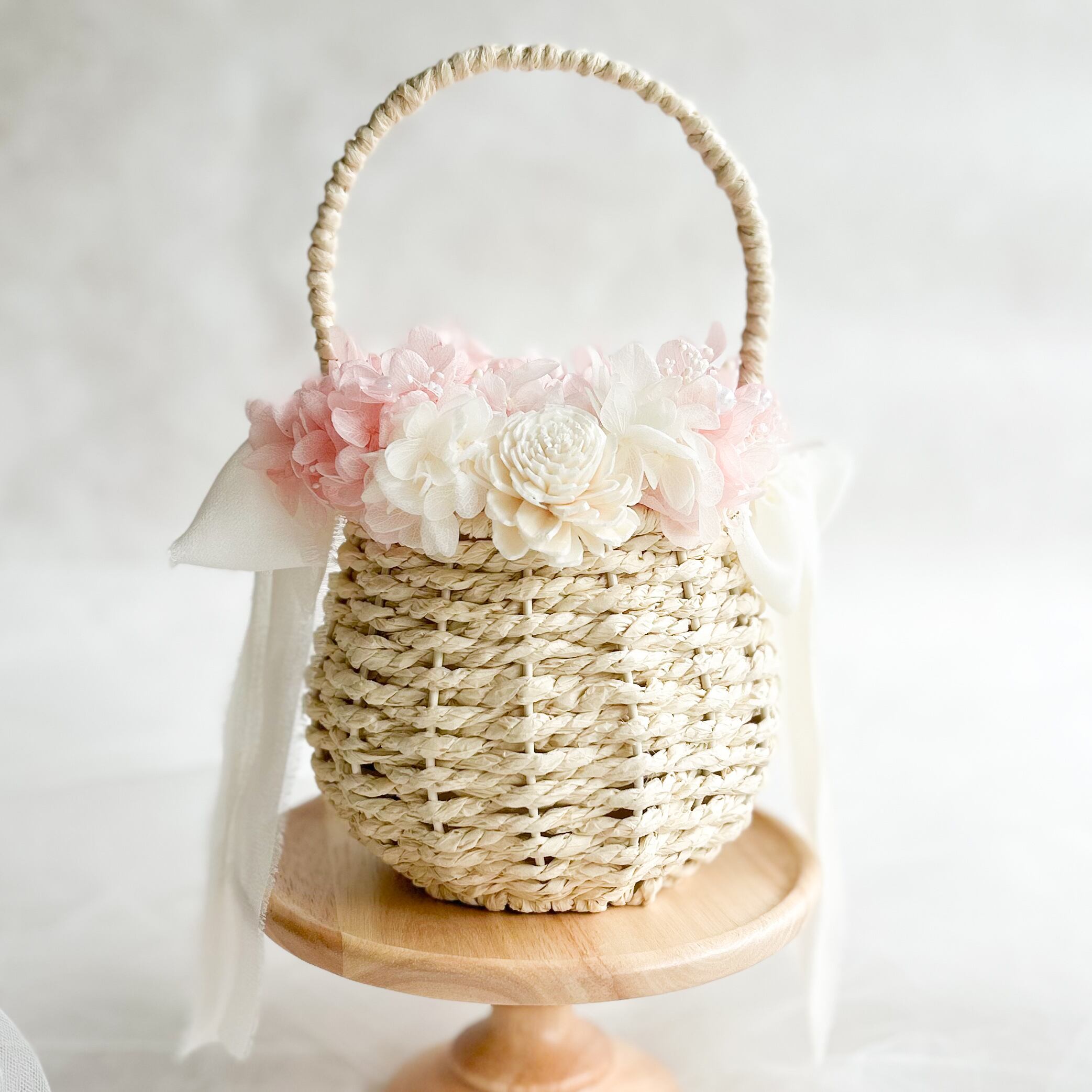 Ivory basket pink ringpillow