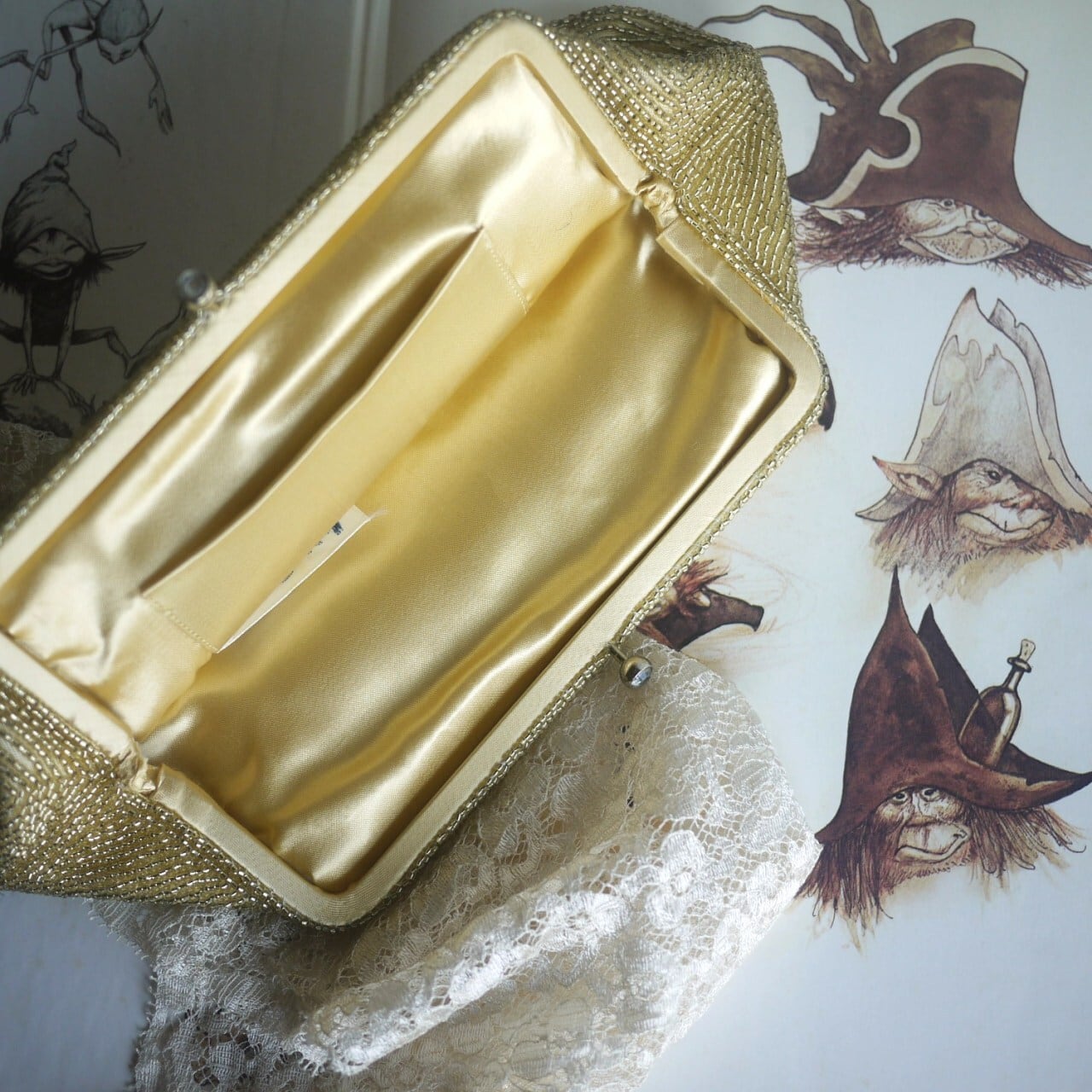 ゴールドビーズ クラッチバッグ Debbie | こりすのパン屋Base店 （世界