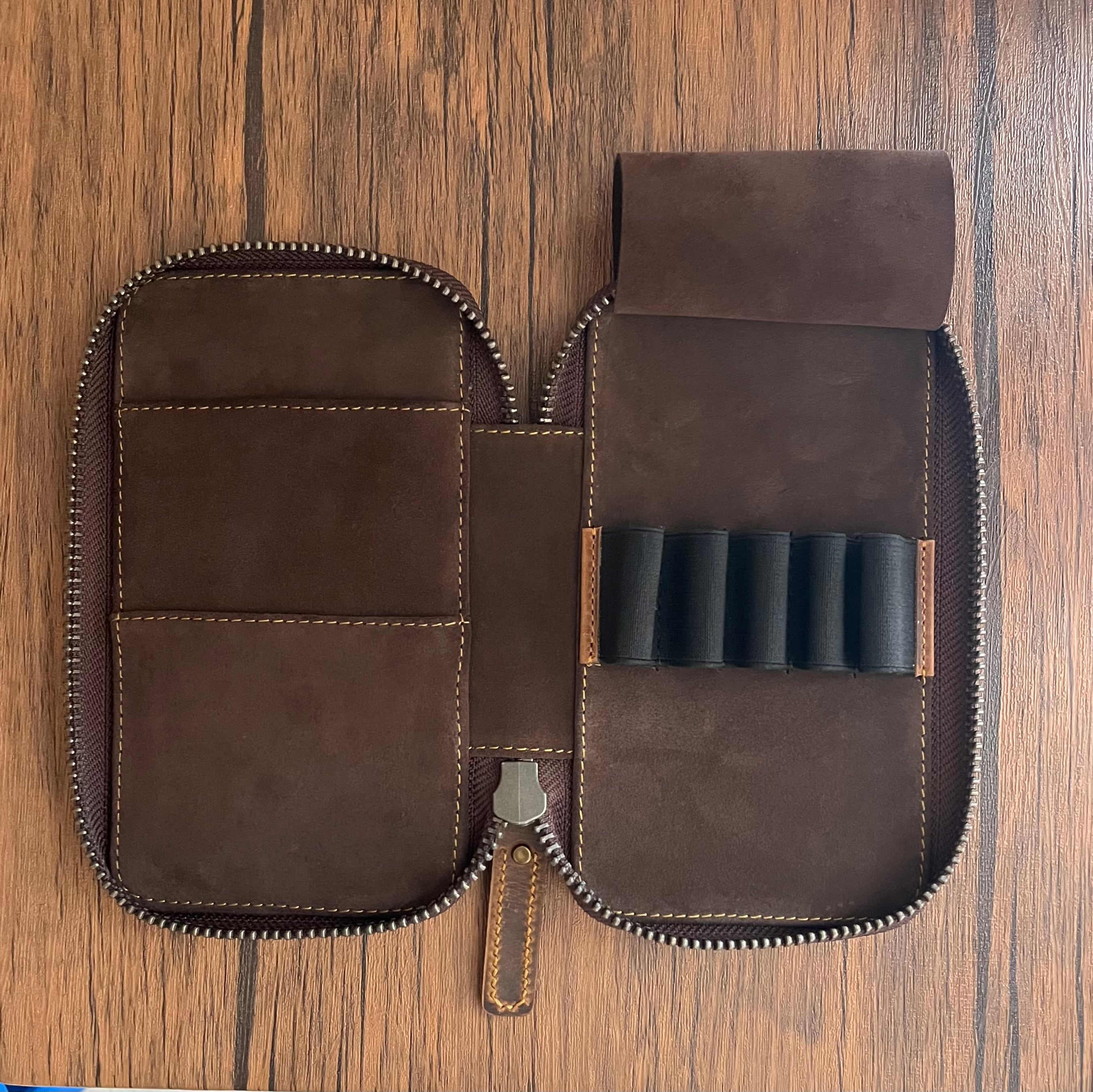 バハギア ペンケース ラウンドジップ型 5本挿 クレイジーホース