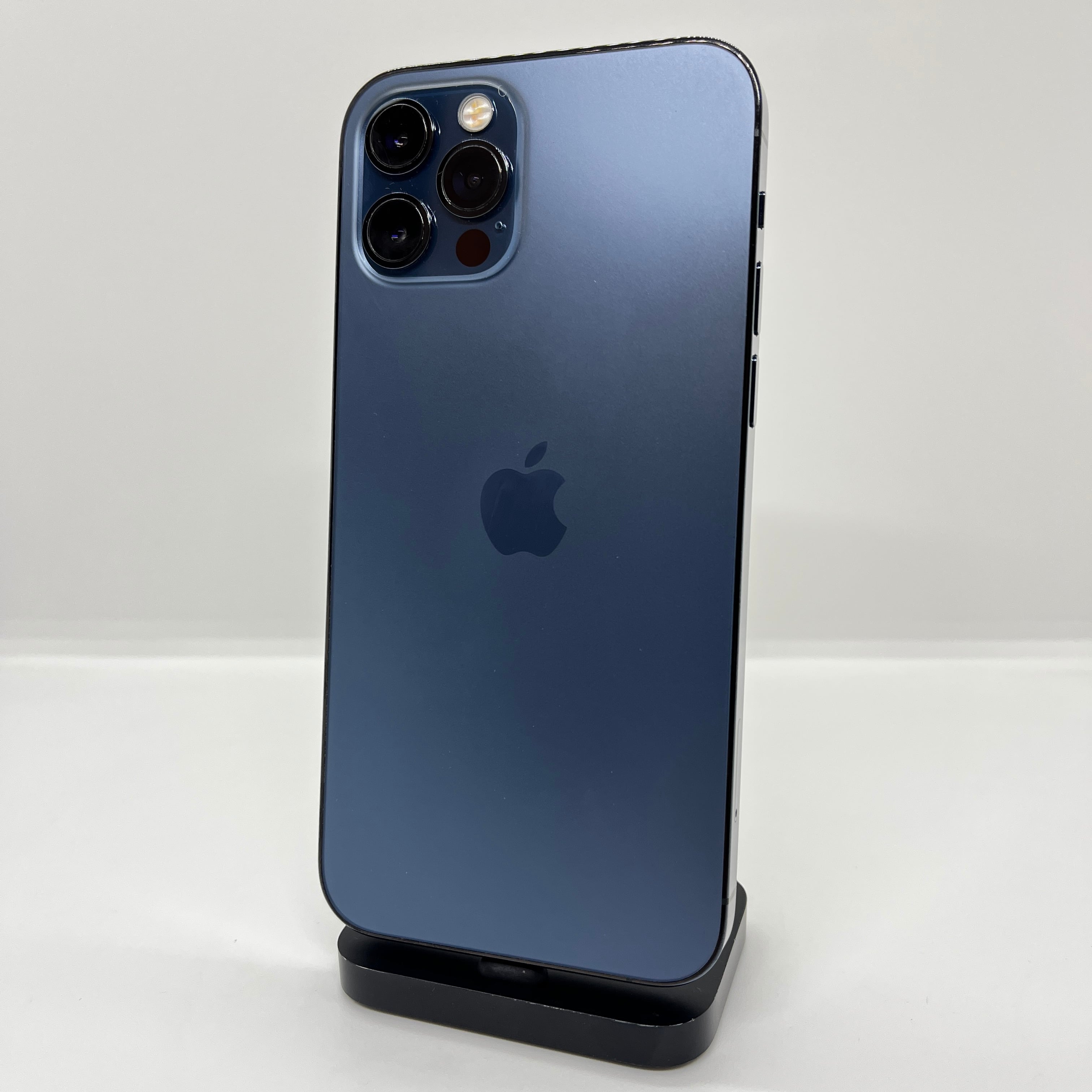 バッテリー最大容量100％】iPhoneSE2 128GB レッド【SIMロック解除済み