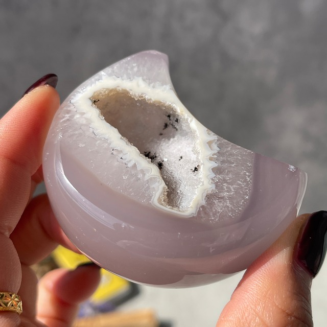 ブラジル産 アゲートムーン｜ドゥルージー入り・ブラックライトで反応する三日月