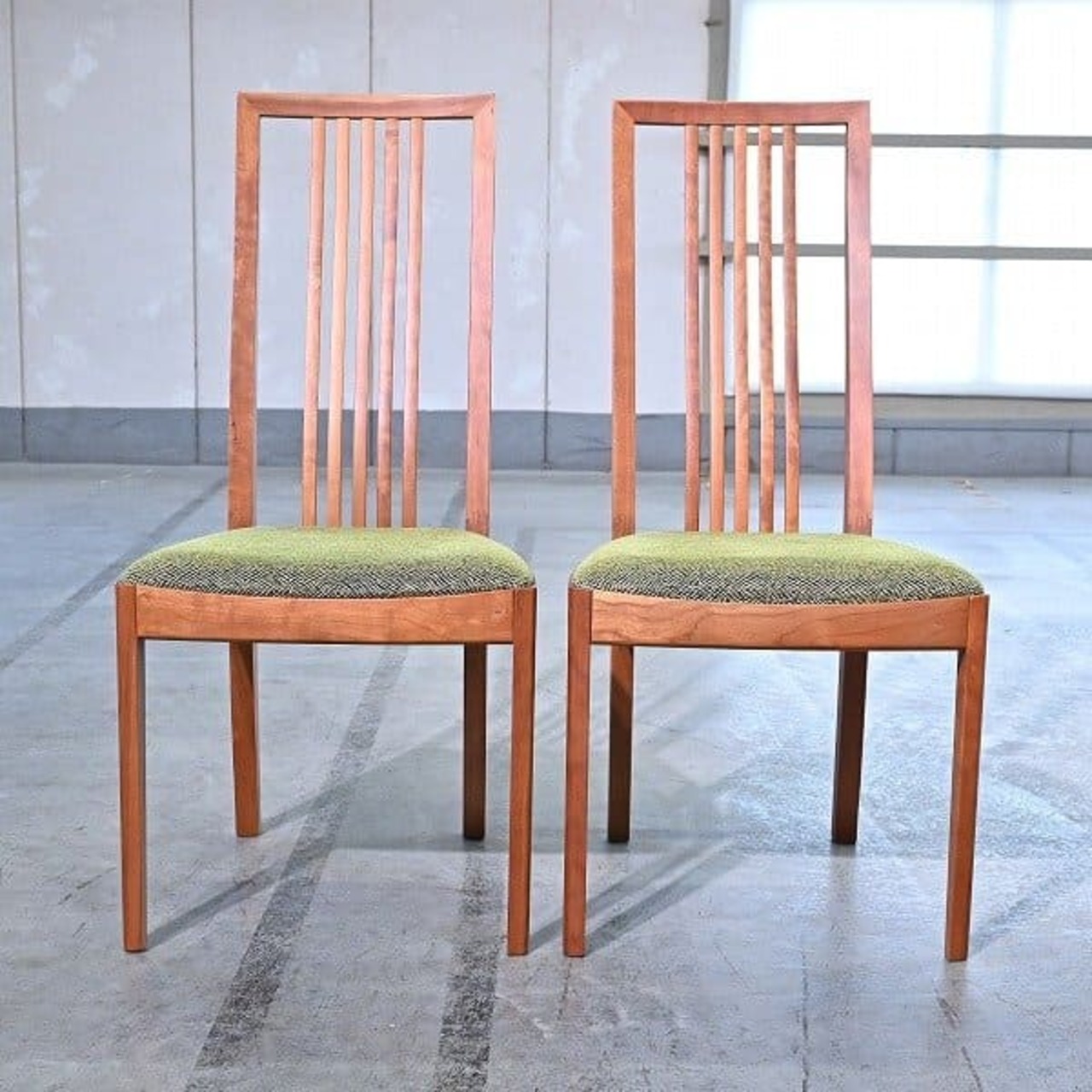 Karimoku 14万 「CT48」ダイニングチェア 2脚セット チェリー材 カリモク リビング 一人掛け アームレス 食卓 木製 布張り【中古家具/中古インテリア/USED家具ユーズド家具/リサイクル】