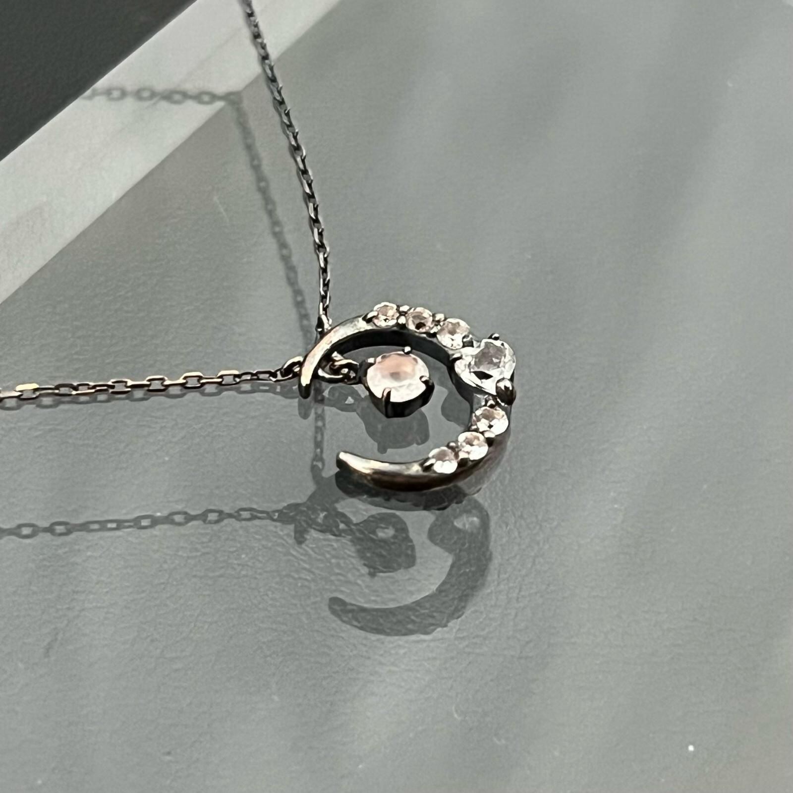 4℃ ネックレス 三日月 シルバーカラー　シルバーネックレス 4℃】ヨンドシー 三日月モチーフネックレス ペンダント ストーン装飾