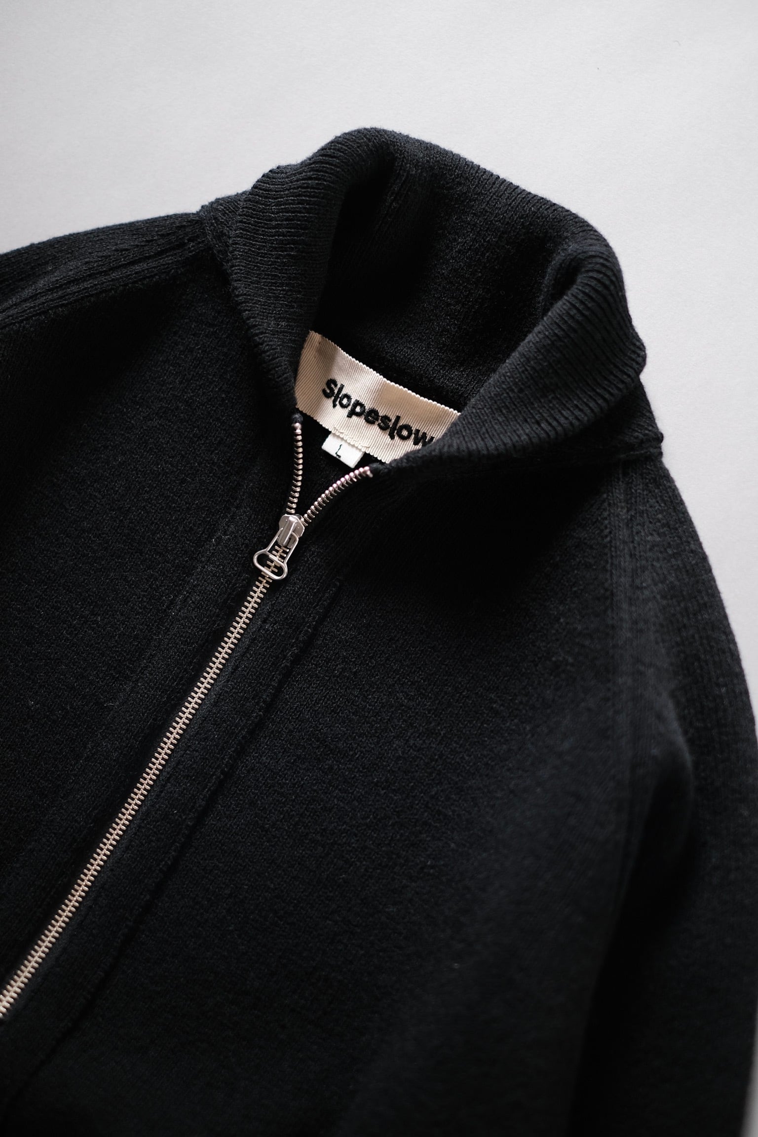 SLOPESLOW / Hard twisted shetlandwool type C-2 