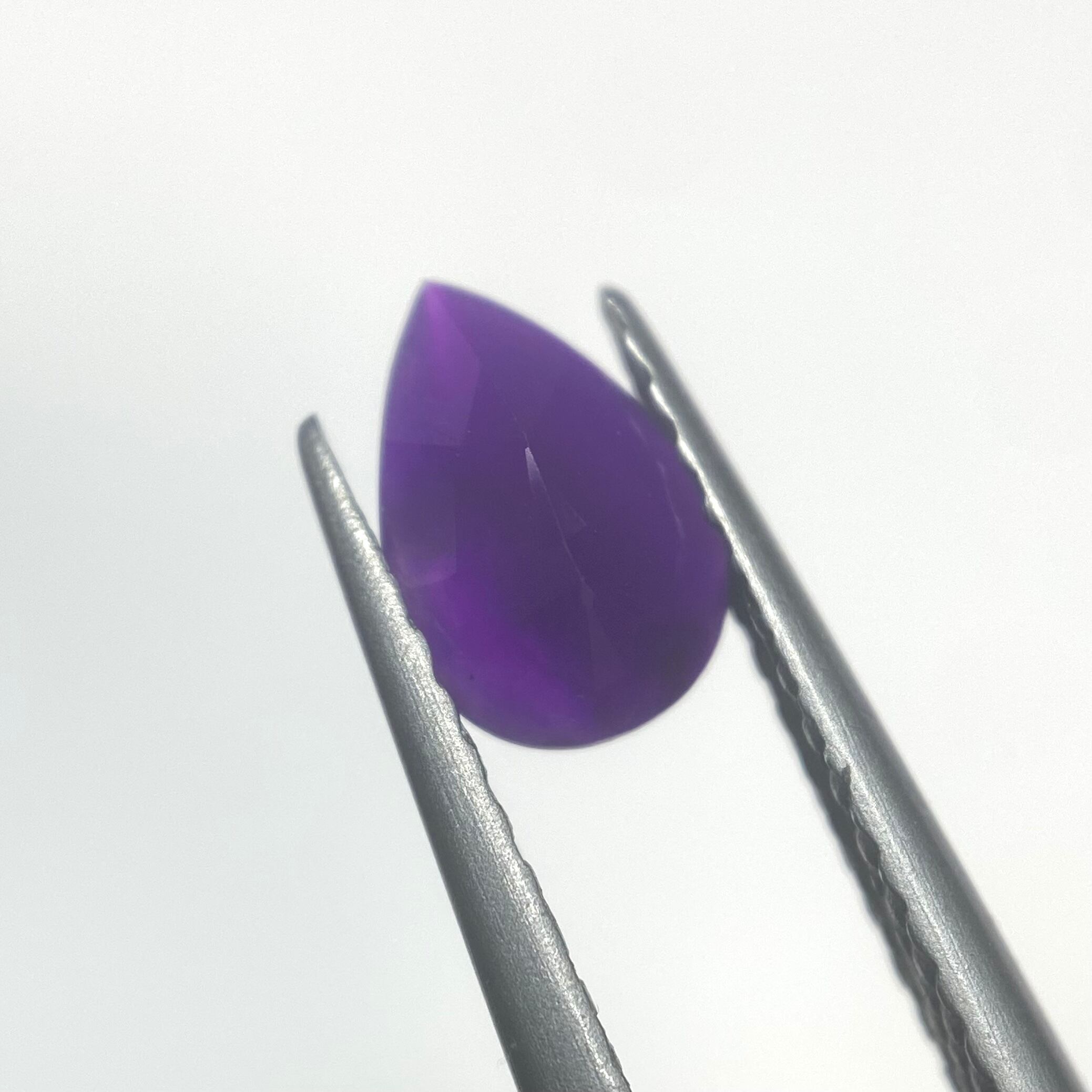 レアなルース スギライト