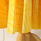 フラダンス 衣装 CC Fashions CCファッション ワンピース ドレス イエロー系 黄 プルメリア柄 モンステラ柄 花柄 植物柄 ハワイアンプリント ハワイアン アロハ フラ ダンス レッスン 練習 キャミソールドレス フリル 華やか 鮮やか かわいい おしゃれ さわやか ダンス衣装 練習着