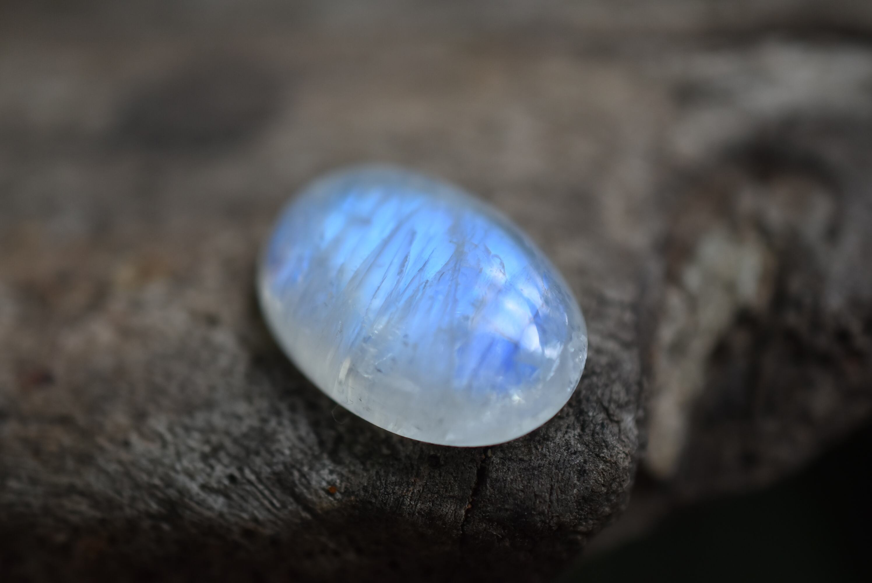 虹入りブルー☆ムーンストーン ルースs716 | Funky garuda Stone