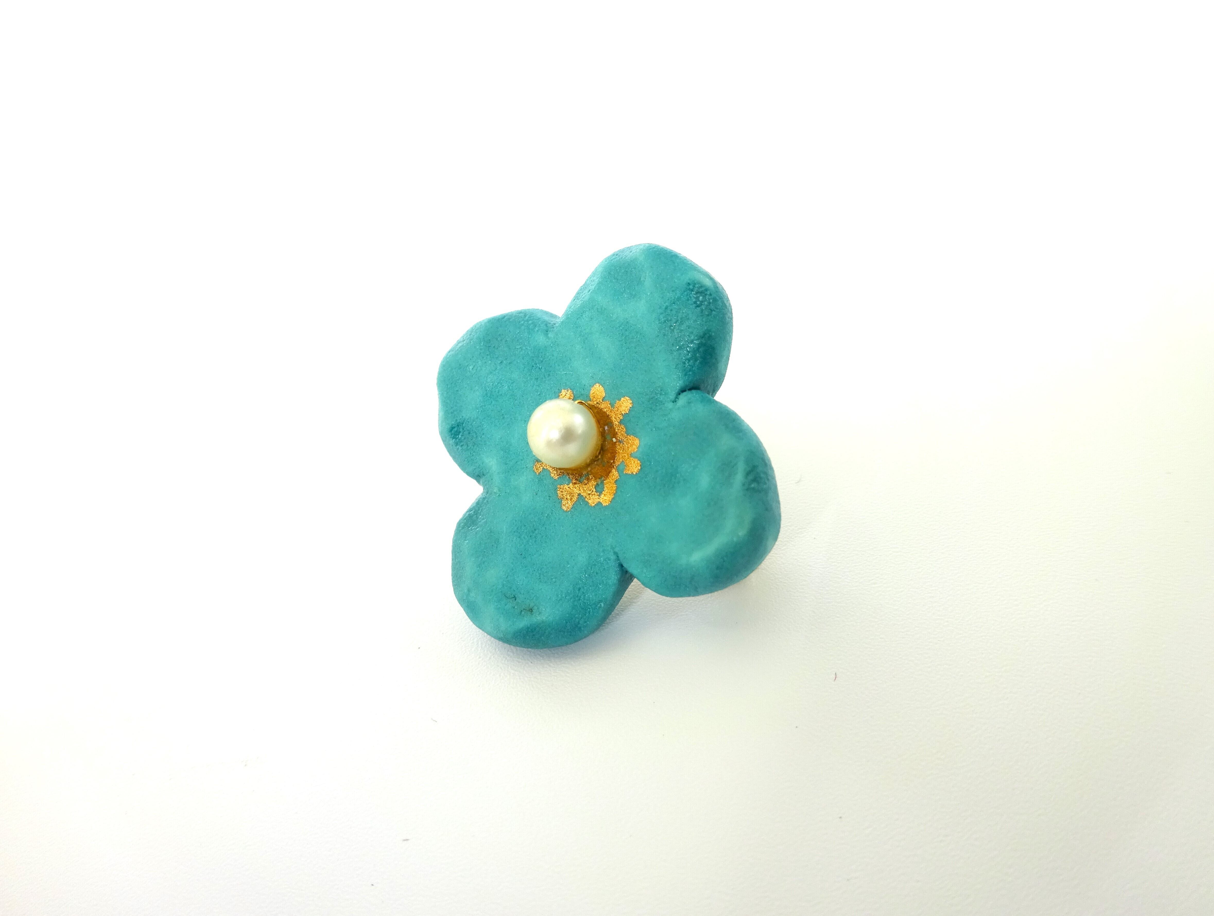 小さな花のbroach（ターコイズカラー）