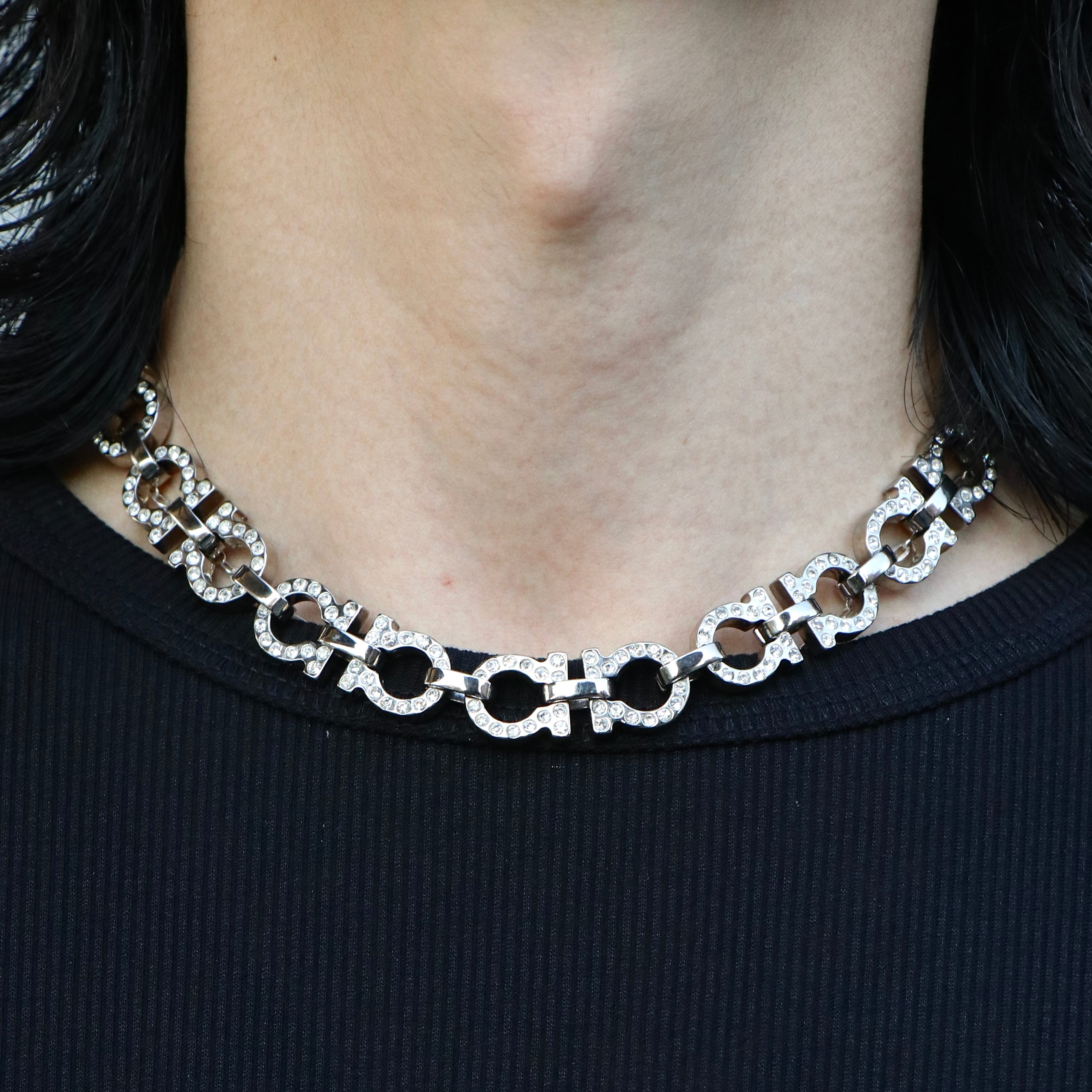 Ferragamo フェラガモ　ネックレス　シルバーストーン Ferragamoフェラガモガンチーニネックレスシルバーラインストーン