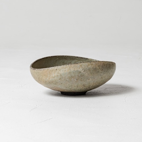 ［冨部 咲喜子］37.鉄釉楕円鉢 （ラグビー浅M）