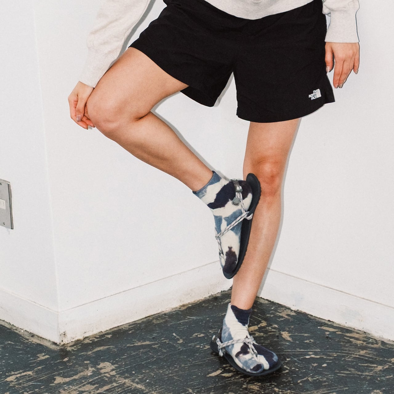 Tie Dye Merino Wool Ankle Socks（Smoke × Charcoal） | NODAL