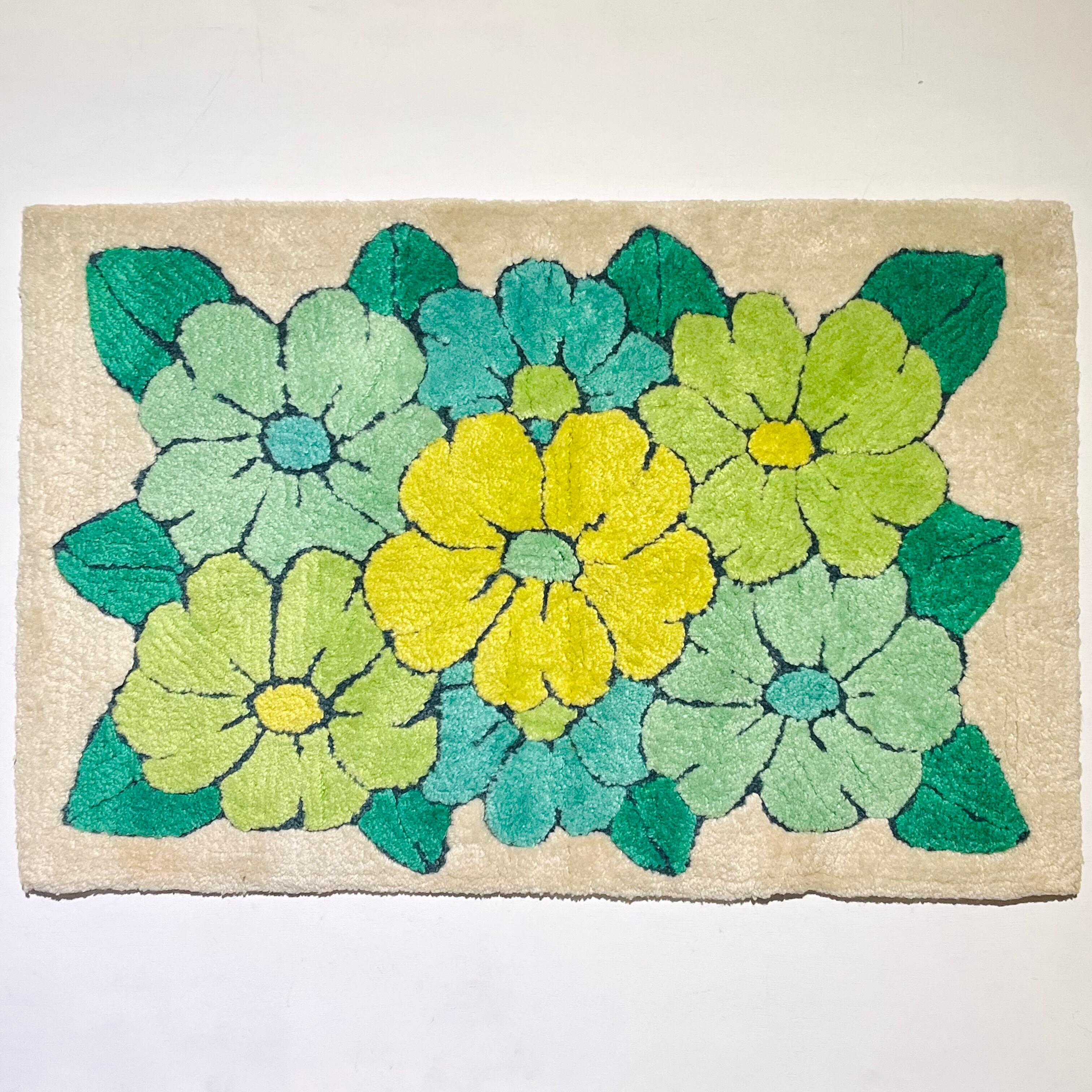 グリーンの花柄ラグ | 春眠雑貨店