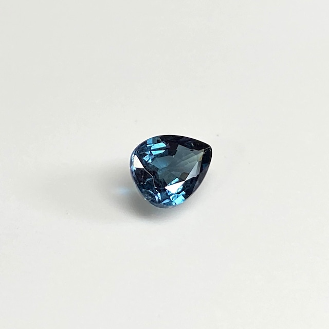 ⁂天然⁂　◇カラーチェンジガーネット◇　0.950ct 　ＡＡＡ　ベキリーブルー