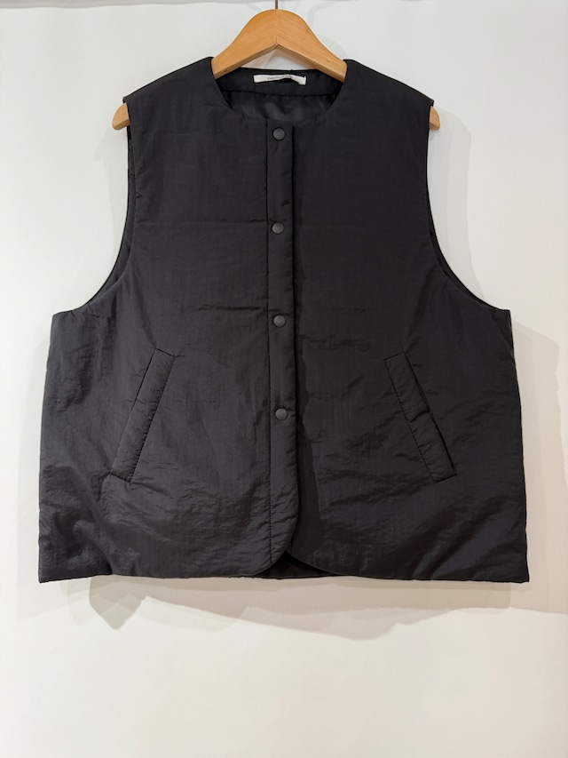 送料無料：nachukara/ナイロンキルトノーカラーベスト　　　ブラック