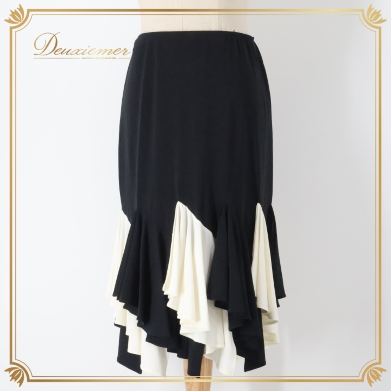 社交ダンス 衣装 スカート ブラック系 ホワイト系 チャコットロイヤルダンス Chacott ROYAL DANCE 日本製 黒 白 モノクロ シンプル ラテン レッスン 練習 レッスンウェア フリル かわいい おしゃれ 上品 華やか フレア裾 大人 レディース スポーツウェア お洒落 女性用 ダンスレッスン きれいめ シンプルデザイン クール シック