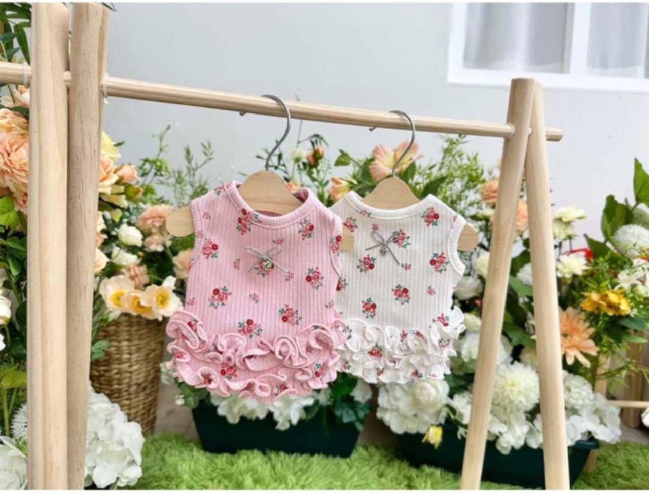 予約  【pecoramou select】 Rose Frill T-Shirt（Ivory）