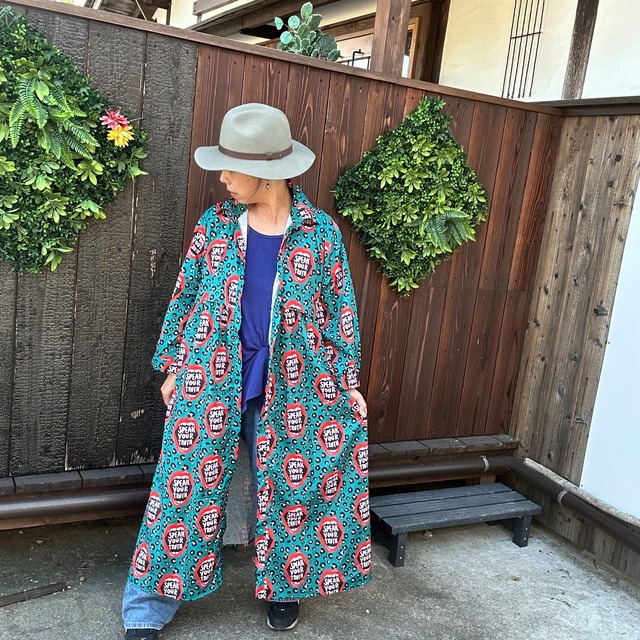 個性的ロングシャツ