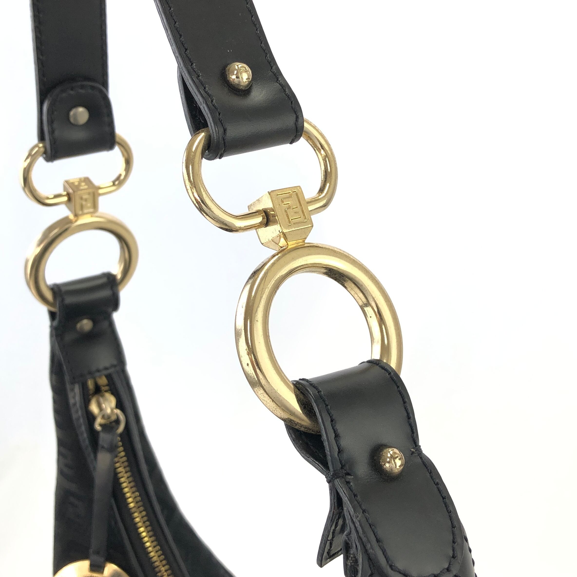 FENDI フェンディ ズッキーノ ブランドロゴチャーム キャンバス