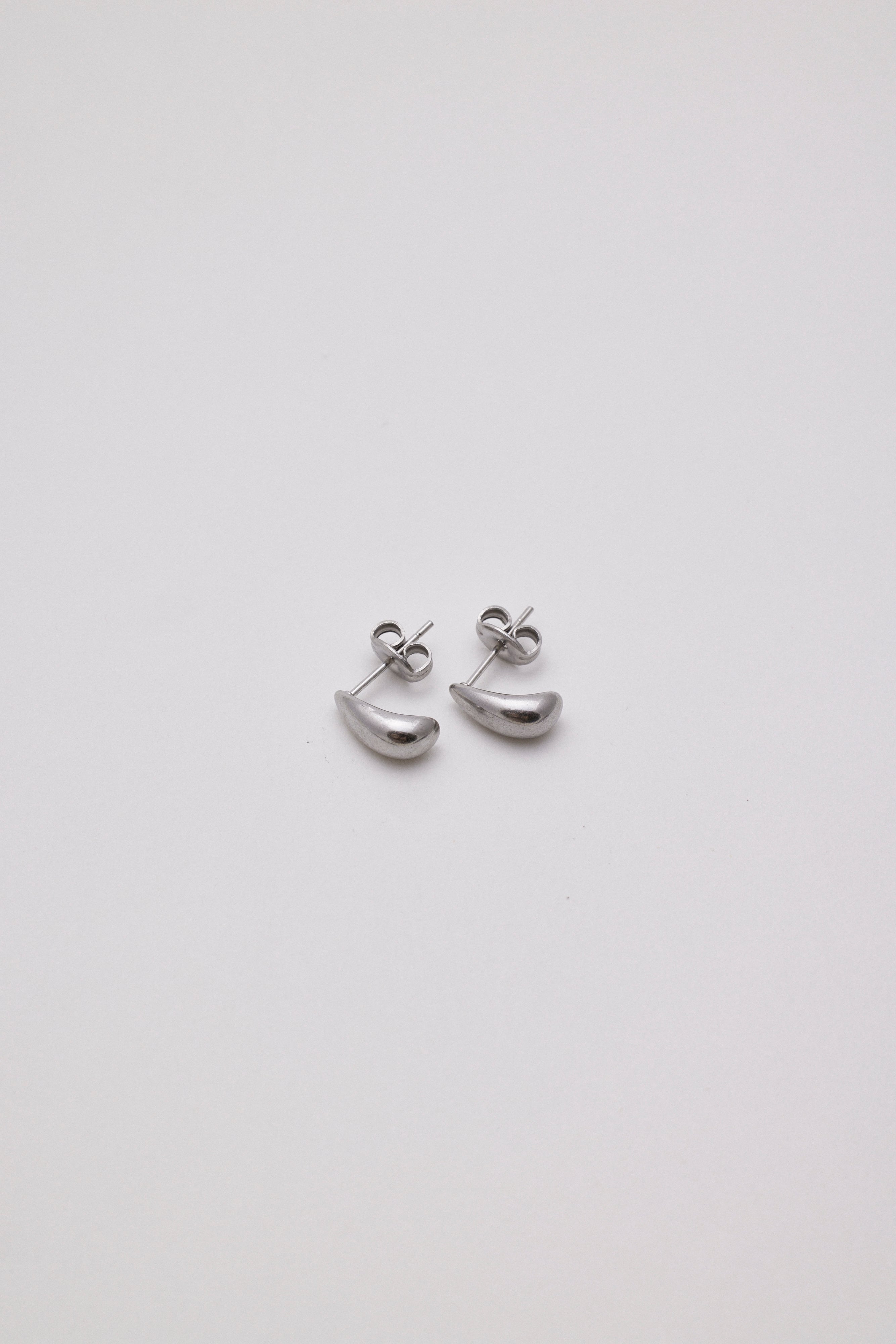 ミニ ドロップ ピアス MP556 | emu