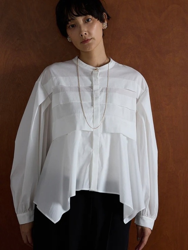 ピンタックフレアシャツ｜ホワイト｜CHIGNON