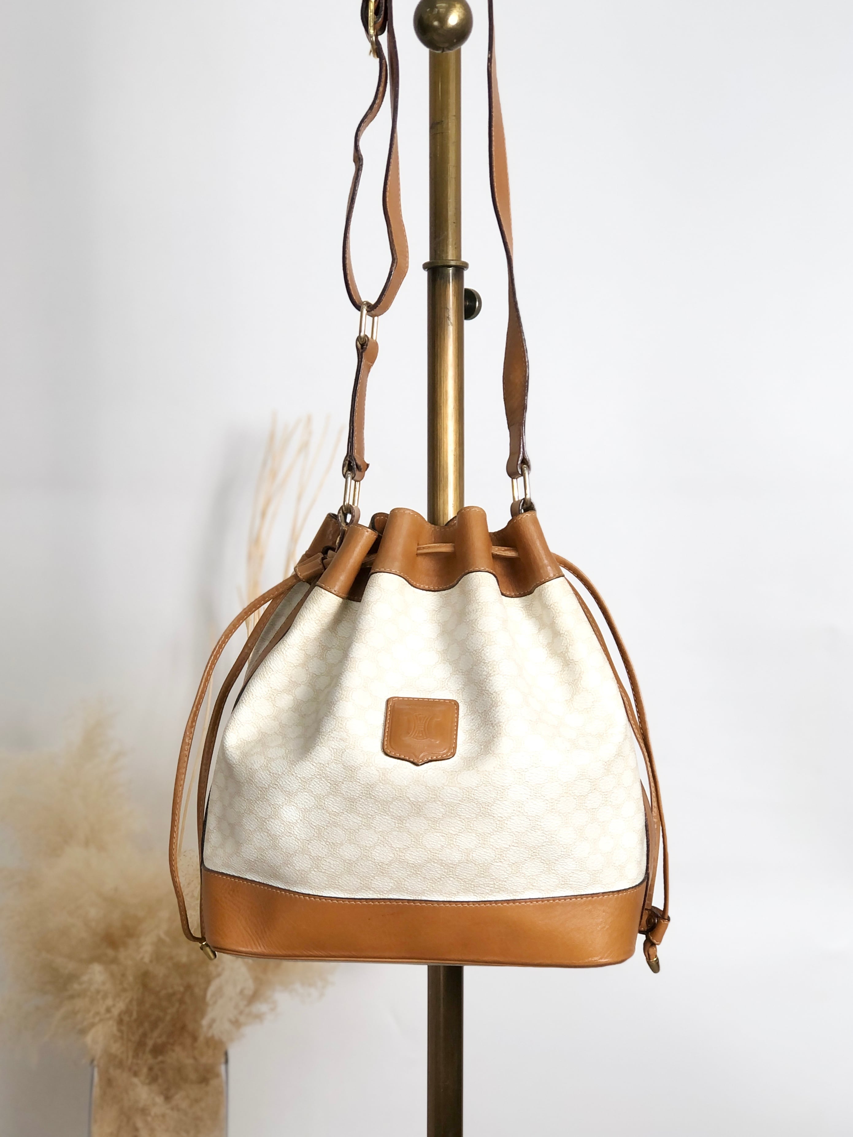 CELINE セリーヌ マカダム ショルダーバッグ ホワイト ブラゾン型押し
