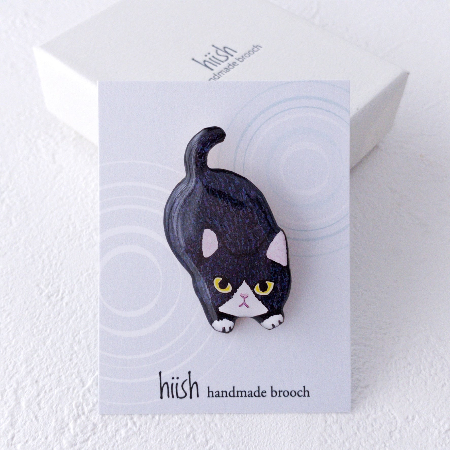 子猫のブローチ(茶トラ/サバトラ/ハチワレ茶/ハチワレ黒) | hiish