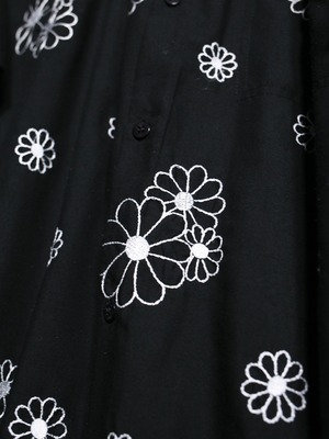 "花×刺繍" many many full pattern over silhouette s/s shirt