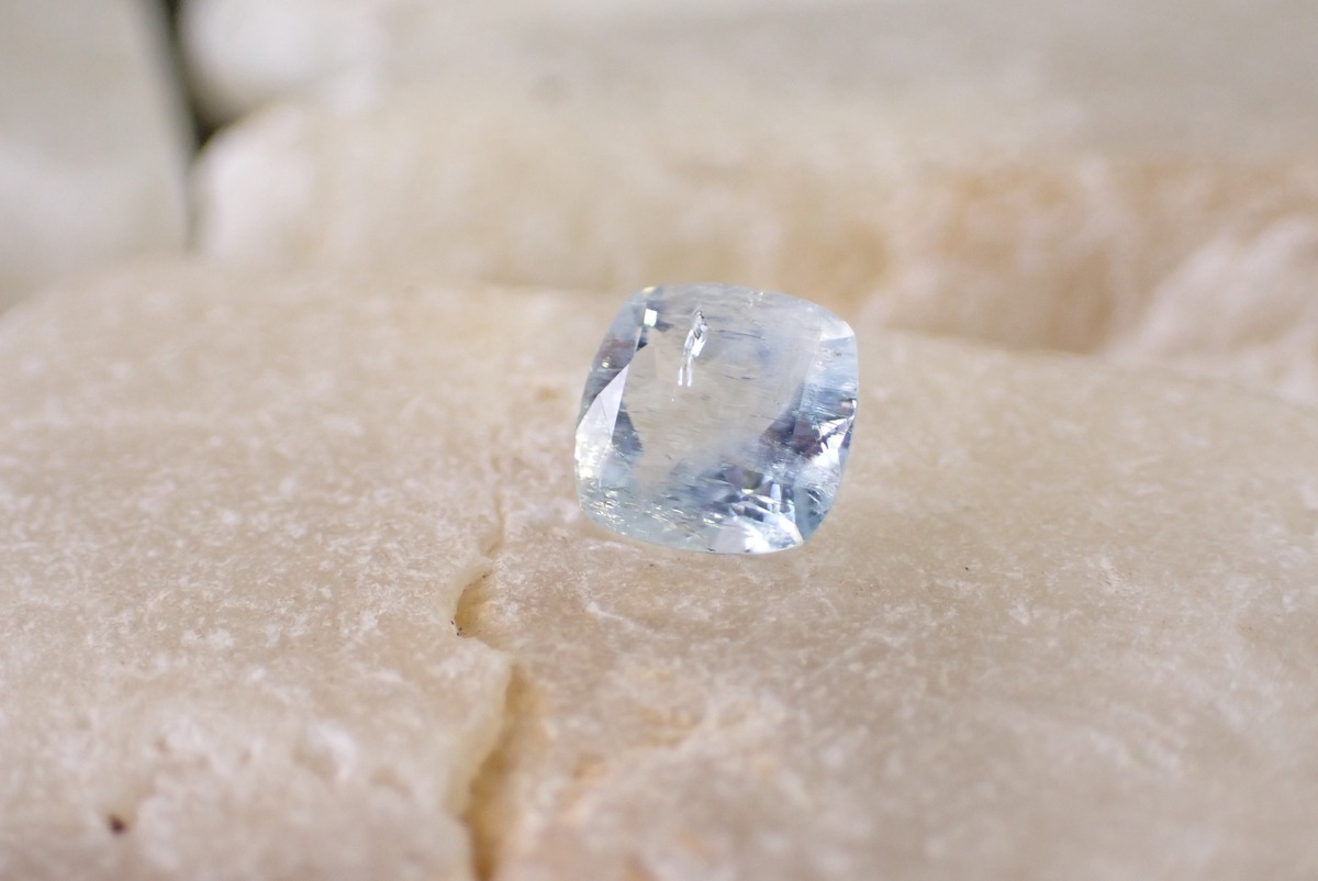 シルキーアクアマリン 0.76ct [C6‐868] | differencee(ディファレンシー)