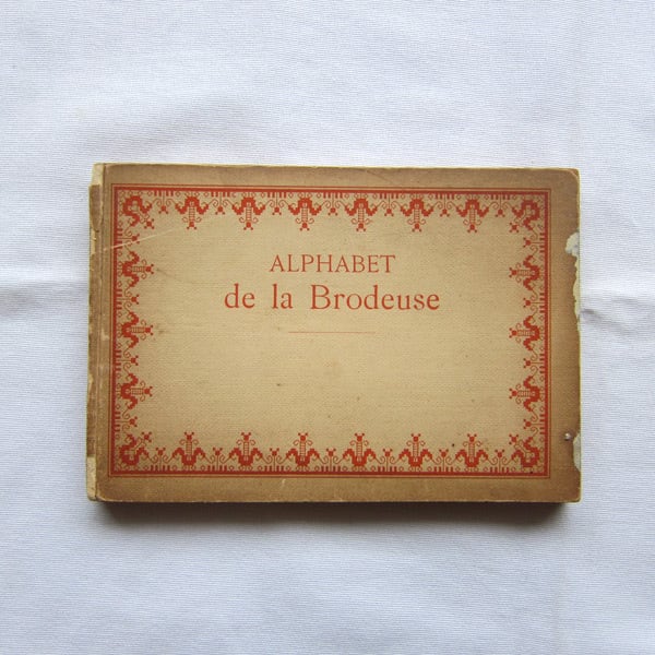 DMC刺繍図案集ALPHABETde la Brodeuse フランスアンティーク | フランスアンティーク雑貨DE PARIS bis  powered by BASE