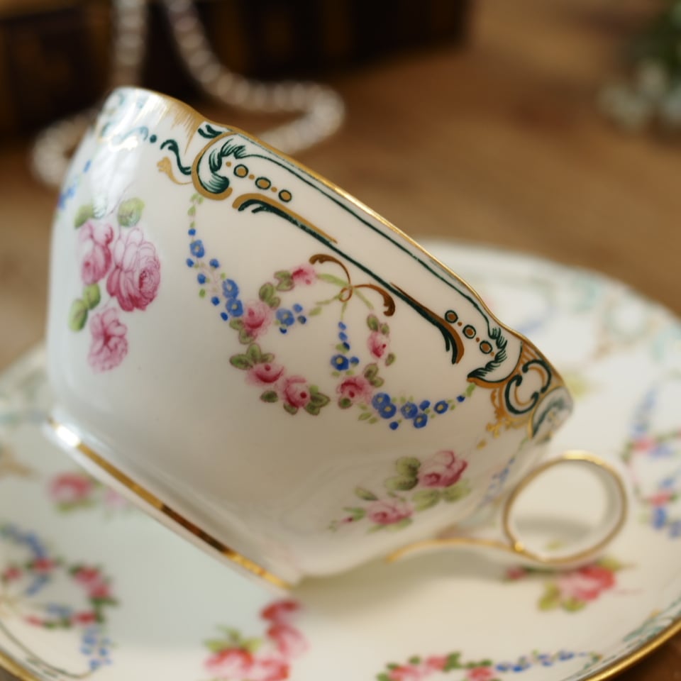 英国ミントンminton 薔薇と小花のガーランドが素敵なカップ＆ソーサー