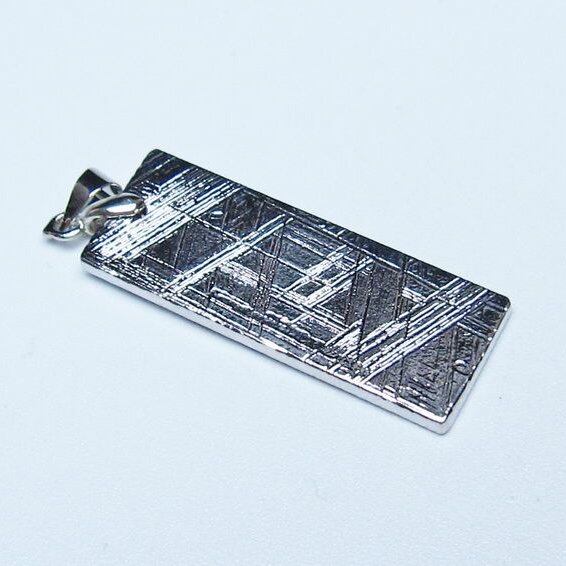 ギベオン ペンダント 隕石 メテオライト 一点物 おまかせ便 112-13457