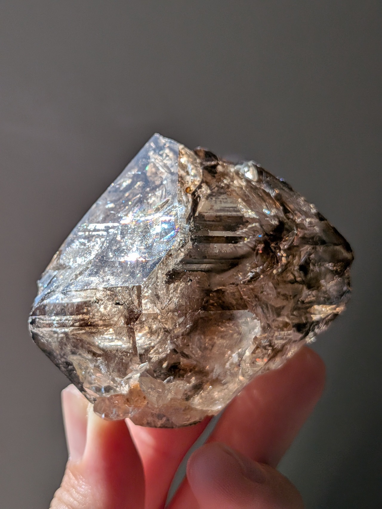スモーキー・エレスチャルクォーツ ⭓ 両剣水晶・原石 ⭔ 中国・重慶産　✧　水曜日のセレクト