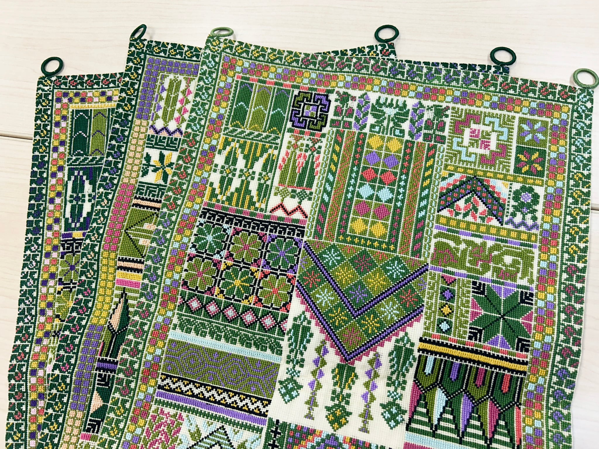刺繍タペストリー | パレスチナ刺繍タトリーズ