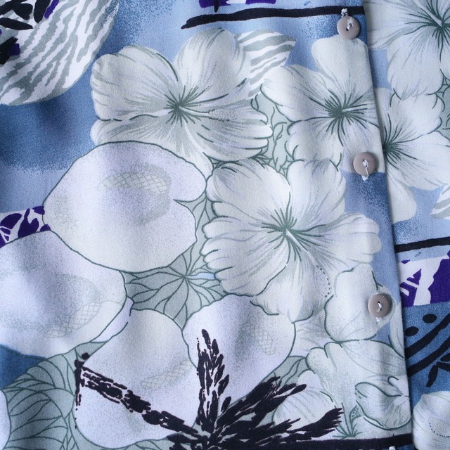"和" motif beautiful flower art pattern over box silhouette h/s shirt
