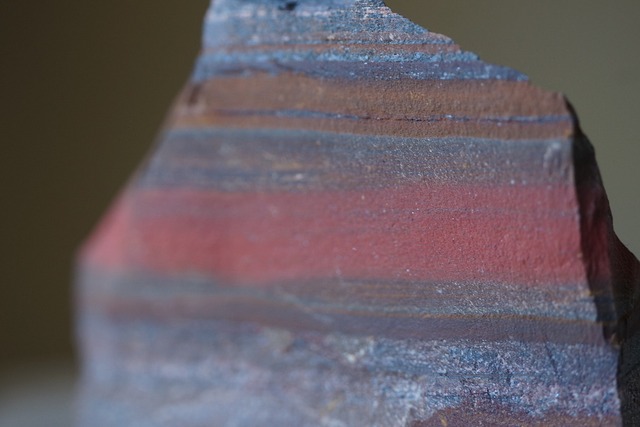 縞状鉄鉱層　Banded Iron Formation