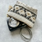écru  インド刺繍  マルチポーチ（SW） 　