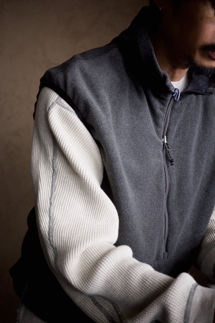 トップス Ends and means Reversible P/O Vest ENDS and MEANS - Reversible P/O Vest / Steel/Beige | Stripe Online