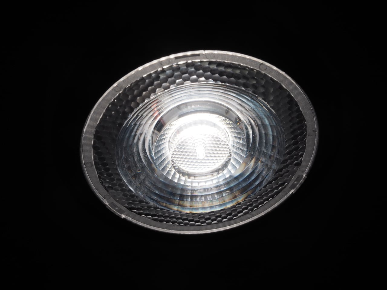 植物育成ライト 10W 5800K 3個 黒色 太陽光 フルスペクトルLED30 植物育成ライト 10W 5800K 3個 黒色 太陽光 フルスペクトルLED