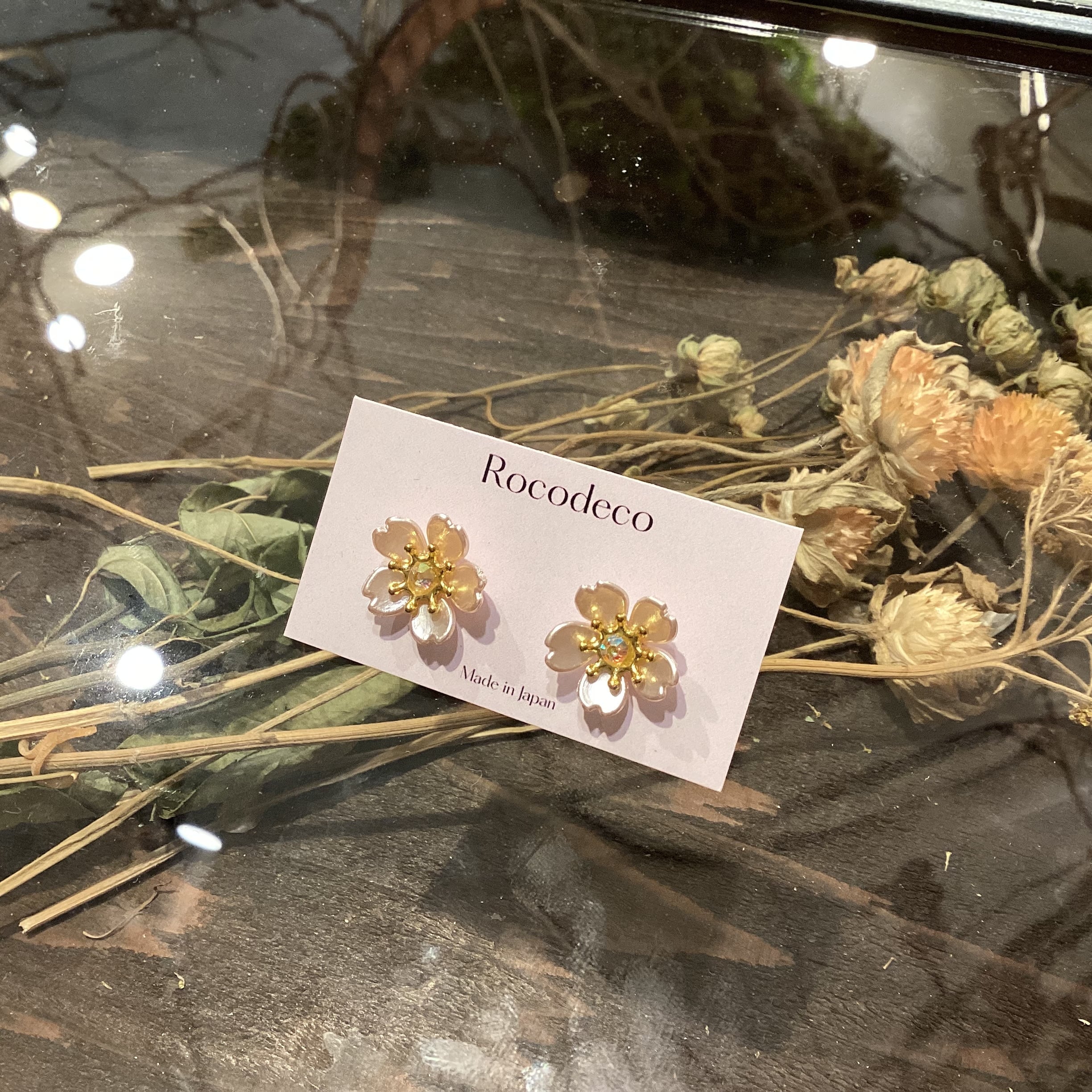 Rocodeco:桜のピアス | 京都 路地裏3坪雑貨店