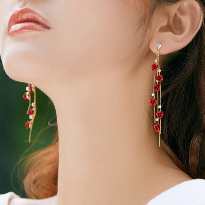 送料無料 赤いバラの花の花びらのイヤリング女性ロング Tel レッド
