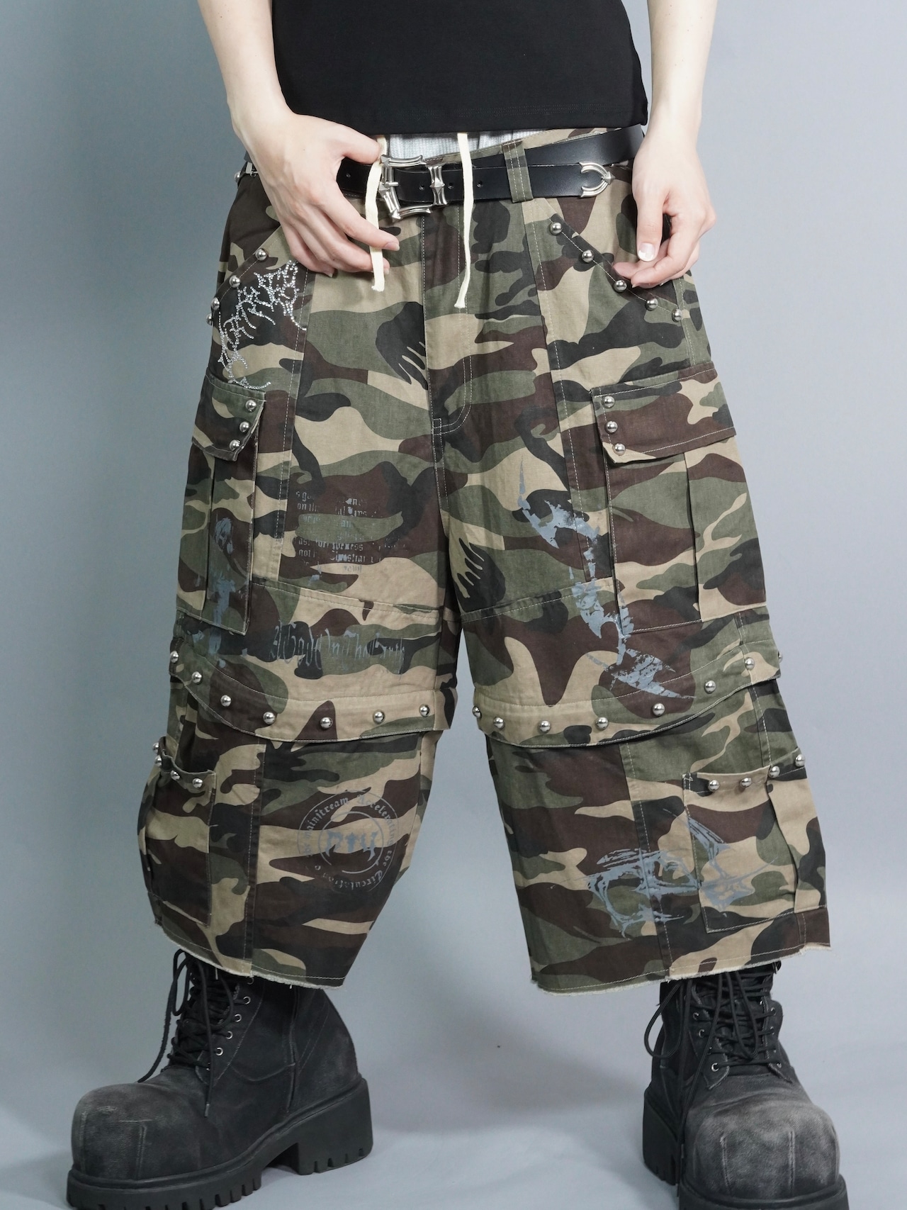 【RUPTIVEY/RTY】camouflage studs denim shorts ”装翰”