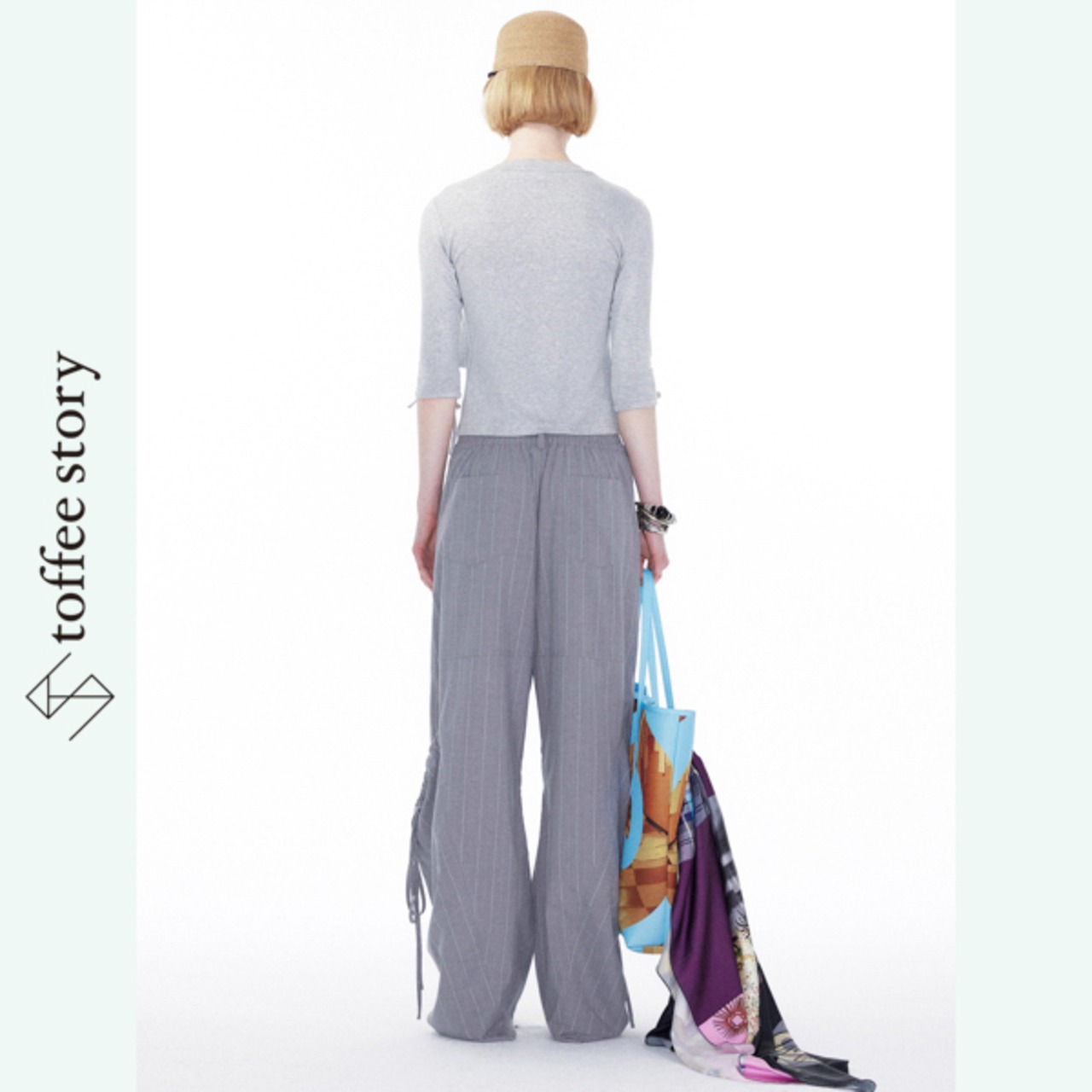 灰色の余白を刻むラージポケットパンツ 《B0004》