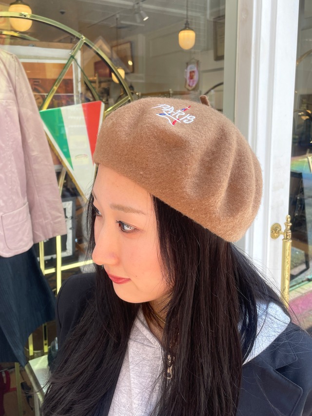 Paris vintage/ vintage beige béret.