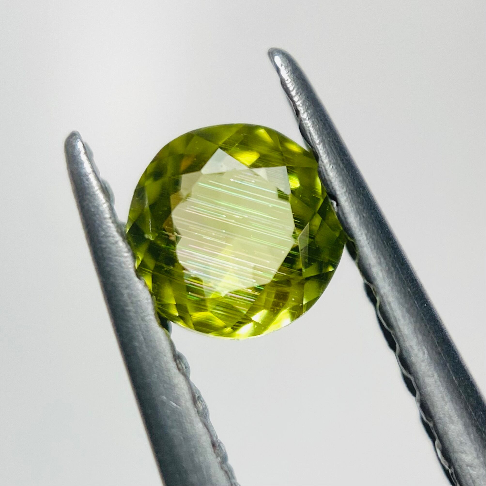 隕石と流星群　パラサイトペリドット