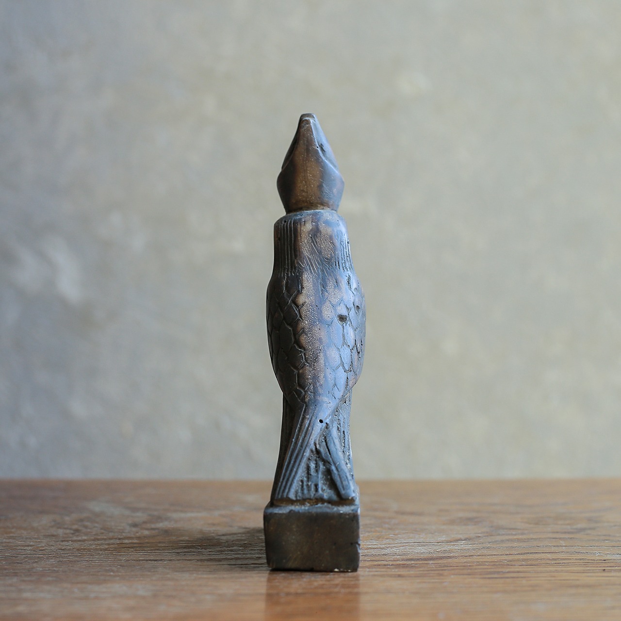 エジプトから届いた、石彫の鳥（中）